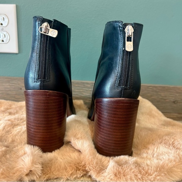 Antonio Melani Black Leather Ankle Booties Size 6 - Picture 5 of 8